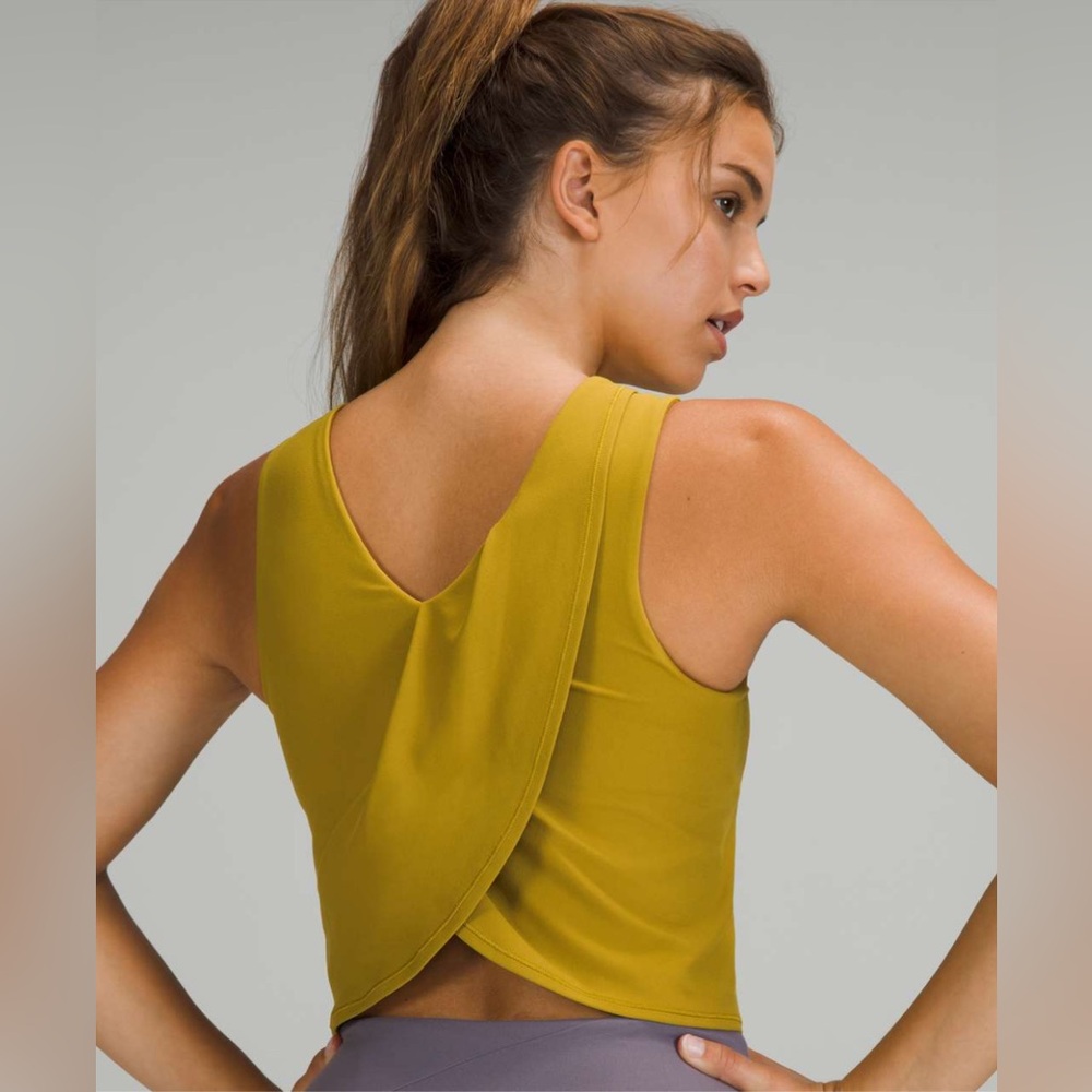 Lululemon Nulu Twist-Back Yoga Tank Top *Light Support, C/D Cups Auric Gold Sz 4